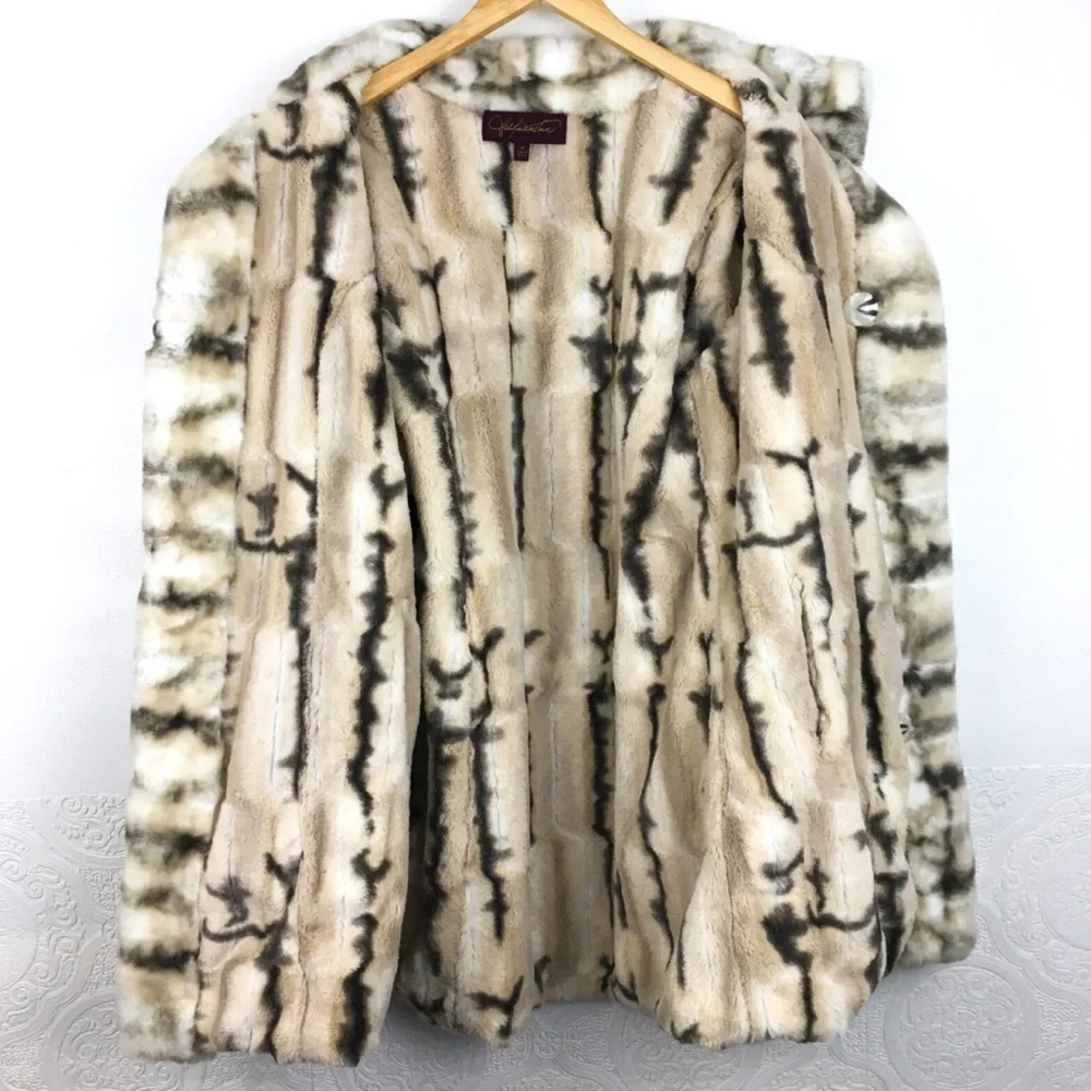 Hal Rubenstein Women's Reversible Faux Fur Coat size Medium Animal Print - Picture 9 of 16